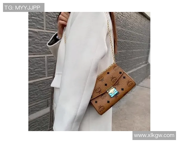 背着MCM包的足球明星们时尚与运动的完美结合