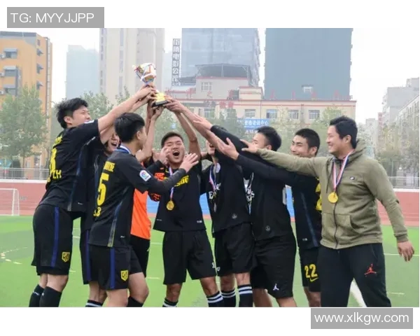 足球场上的友谊与团结最和睦的足球明星们共同谱写的温暖故事 足球场上的友谊与团结最和睦的足球明星们共同谱写的温暖故事