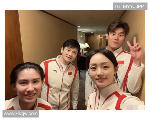 中国明星与足球明星同框瞬间展现跨界魅力与友谊的精彩时刻